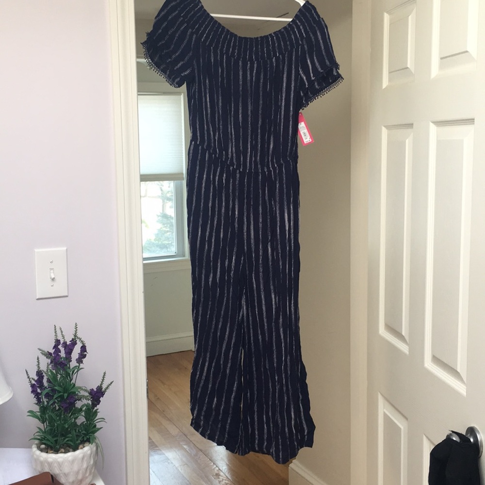 Cute never worn romper